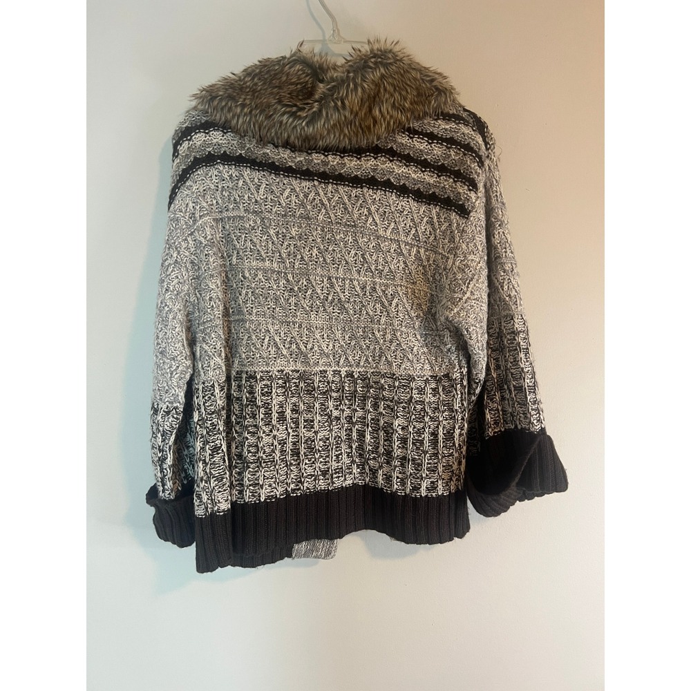 American Rag Cie Womens Gray Black Faux Fur Collar Knit Cardigan Sweater Size M - Picture 7 of 7